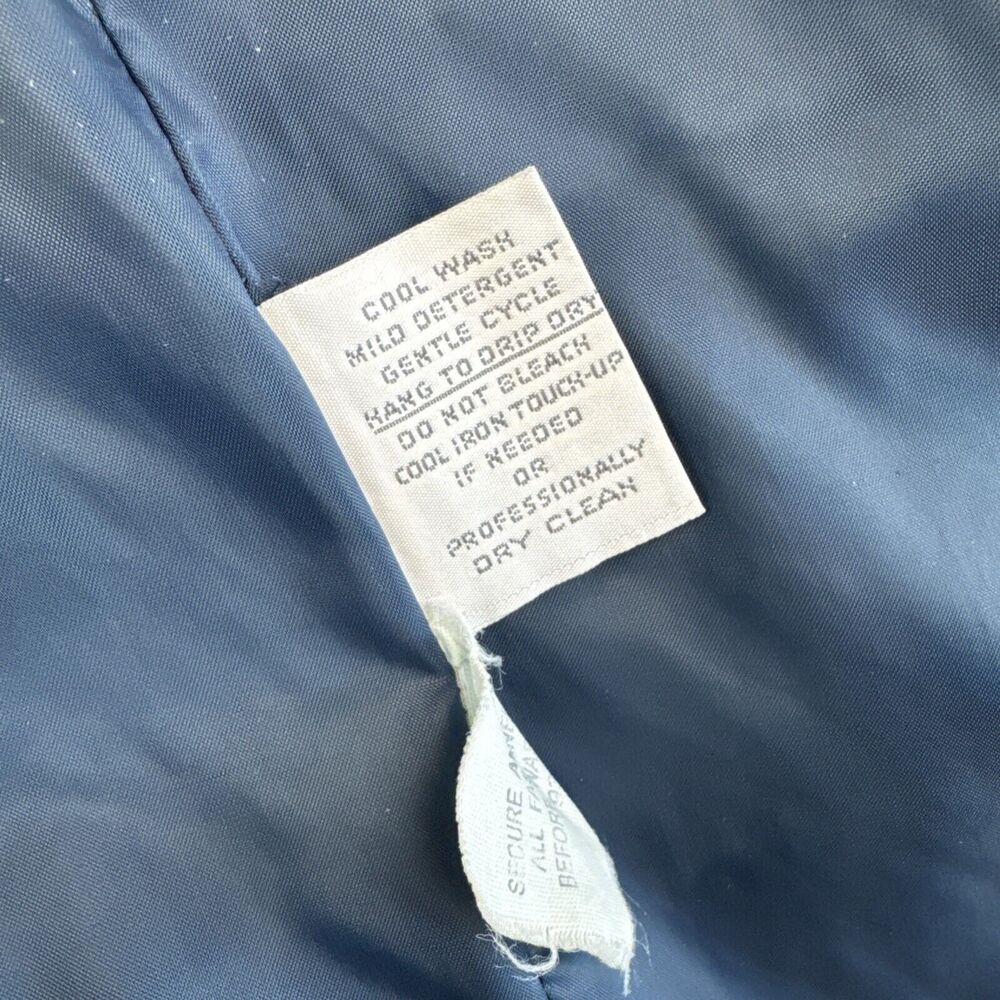 1980's Iridescent Blue Trench Coat Women's 9/10 Shoulder Epaulets‎ Belted (1107) - Picture 6 of 15